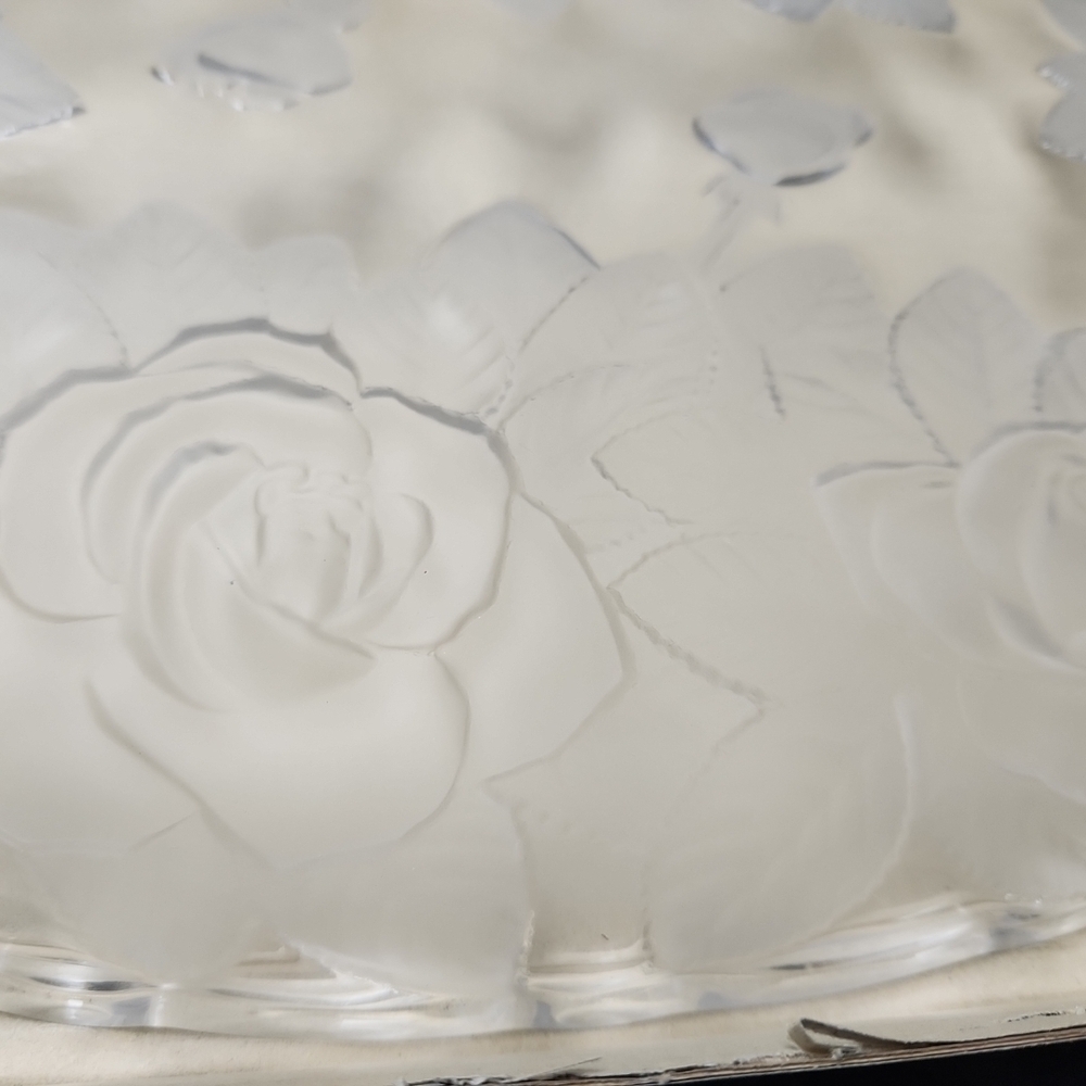 Studio Nova Frosted Glass Rose Plate